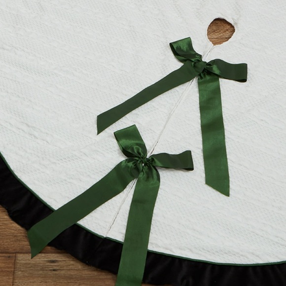 NEW 56” White Knit Tree Trim Christmas Tree Skirt - Picture 5 of 5